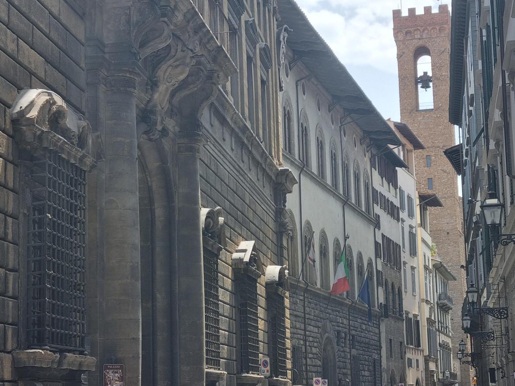 La Sede Dell'Arte Monolocale Studio E Camere In Torre Medievale Vicino A Duomo E Piazza Signoria Florenz Exterior foto